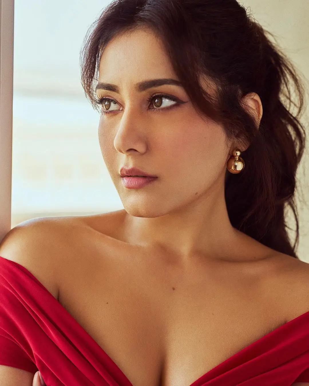 Raashi Khanna Long Legs Show In Red Gown